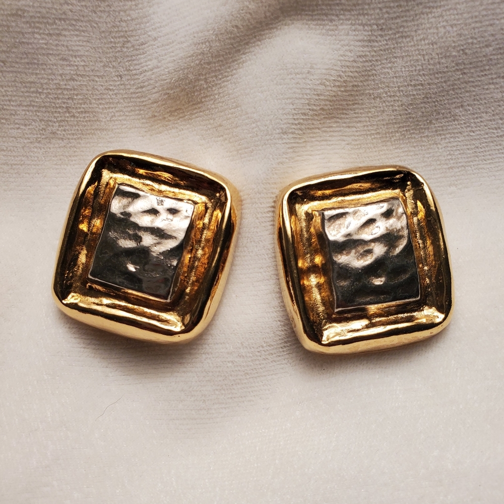Square clip-on earrings